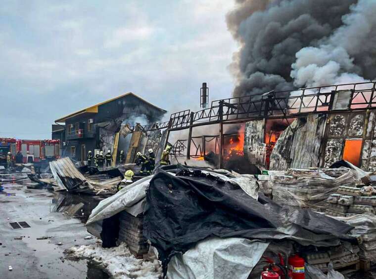 In the Kyiv region, a waste management center is on fire