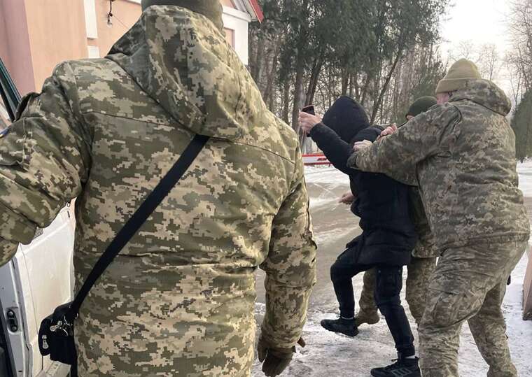 In Dnipro, employees of the TRC forcibly pushed a man into a minibus