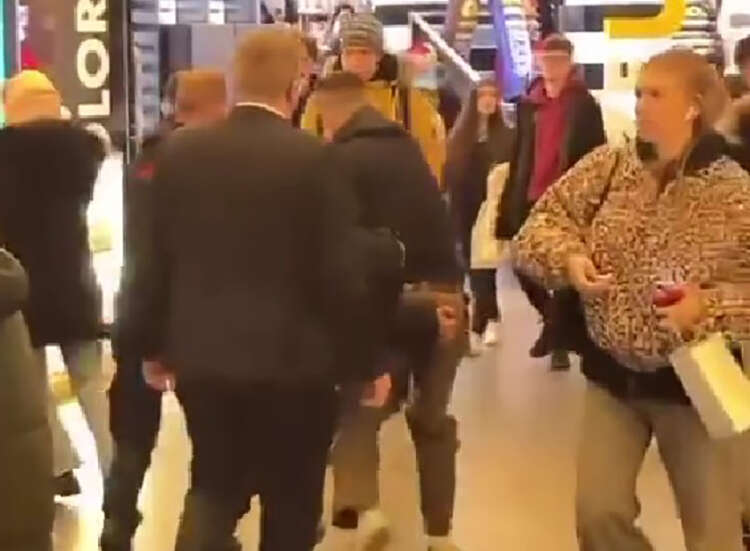 Інцидент у варшавському ТЦ Złote Tarasy: Охорона скрутила блогера з України за відео зйомку