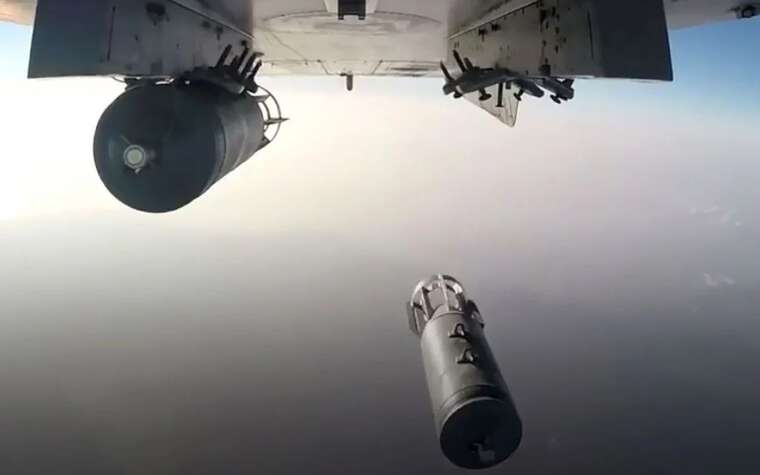 У Бєлгородській області літак РФ знову скинув боєприпас на село