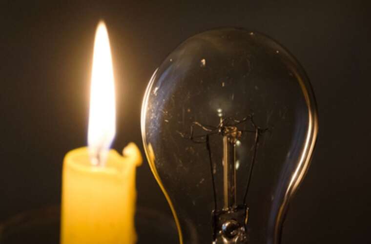 Внаслідок атаки балістичними ракетами в Україні відбуваються аварійні відключення електроенергії