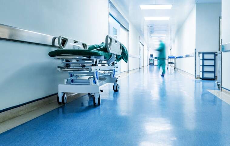 У Польщі помер підліток, який звертався до лікарні, але його відправили додому