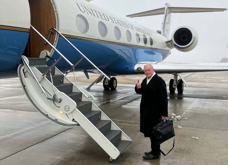 Келлог вирушив до Європи