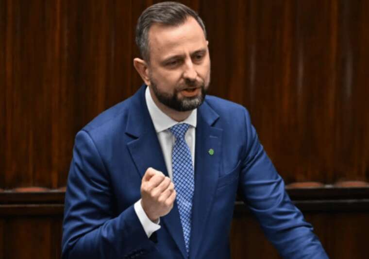 Министр обороны Польши: Поведение некоторых украинских мужчин вызывает недовольство общества