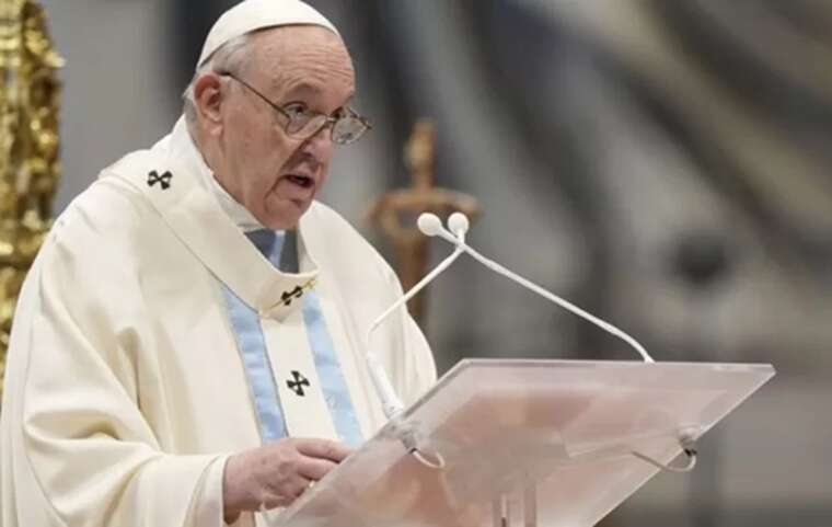 Папа Римский оказался в больнице