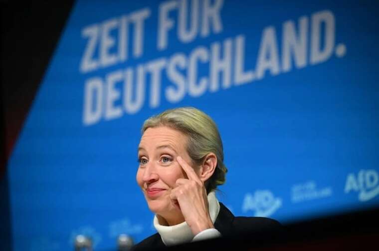 В "АдН" закликали зняти санкції з Росії