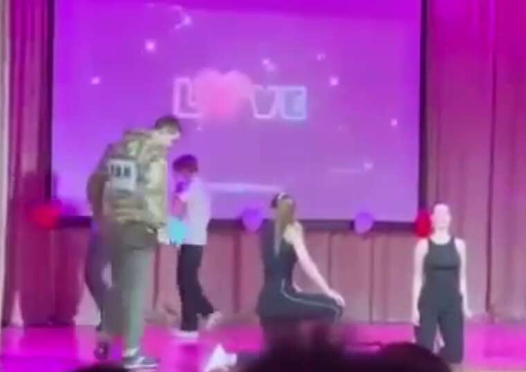 У Київській школі під час вистави показали сцену побиття військовослужбовця ТЦК