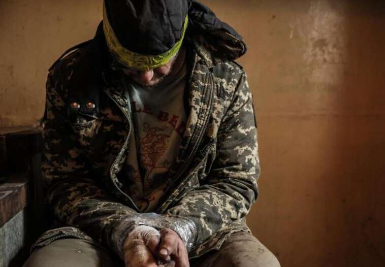 Ukrainian military captured Russian paratroopers