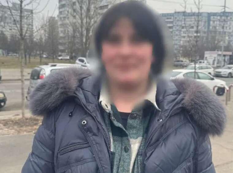 У Києві затримали зловмисницю: ходила по Троєщині та підпалювала авто