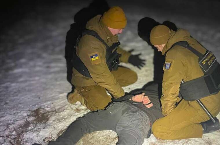 В Киеве мужчина устроил стрельбу в парке Партизанской славы