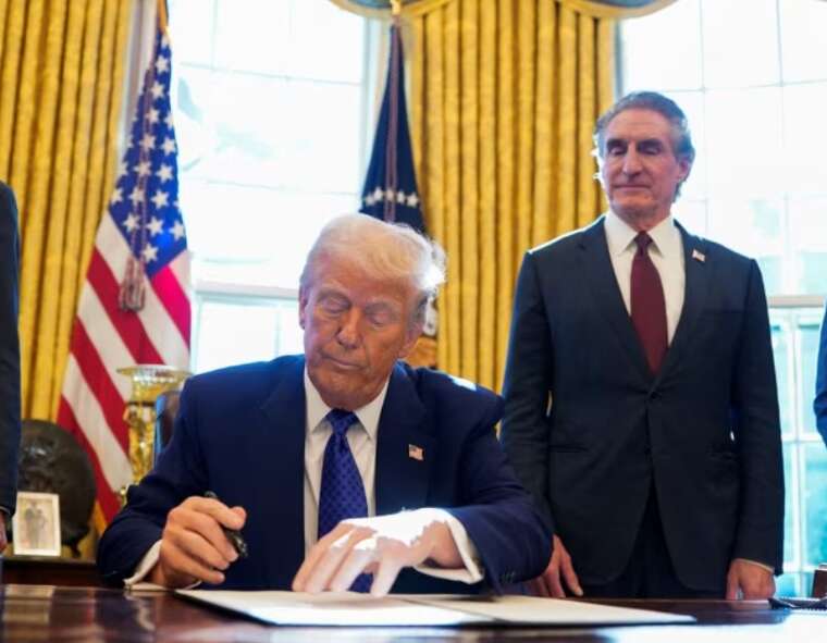 Трамп підписав указ про скасування пільг для низки іммігрантів