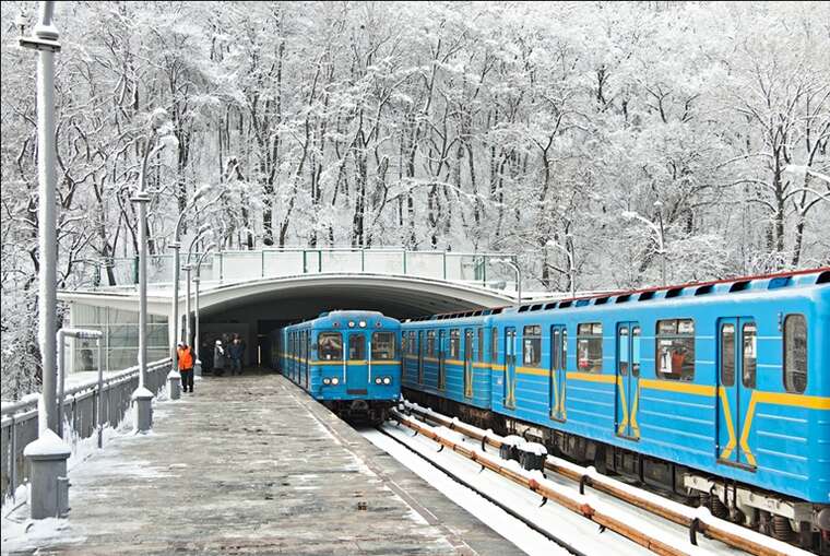В Киеве из-за коллапса и очередей в метро такси стоит 1200 гривен
