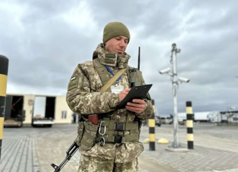 Гуманітарні та медичні вантажі більше не підстава для виїзду військовозобов’язаних чоловіків за кордон