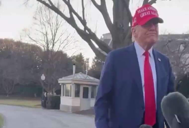 Зеленский должен сказать, что "хочет мира", - Трамп