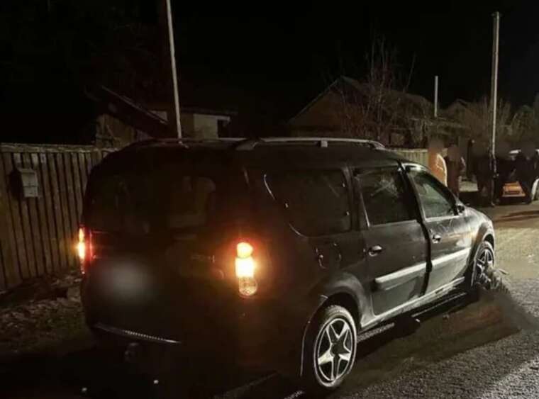 Поблизу Києва легковий автомобіль наїхав на двох пішоходів: одна людина загинула