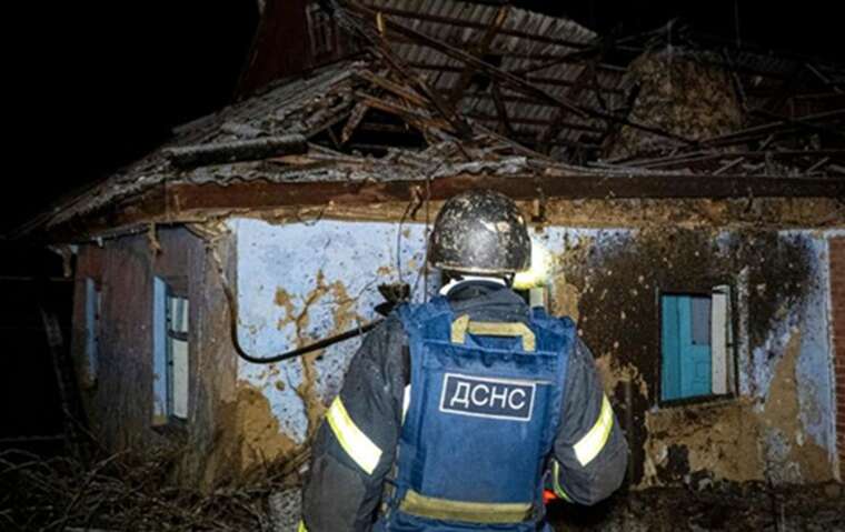 Окупанти атакували дронами будинок під Хмельницьким: частина абонентів залишилися без світла