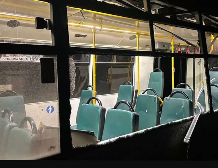 Росіяни атакували у Херсоні маршрутку: є загиблий та поранені