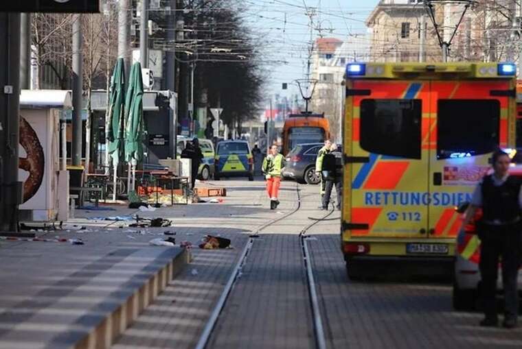 У німецькому Мангаймі автомобіль в’їхав у натовп людей