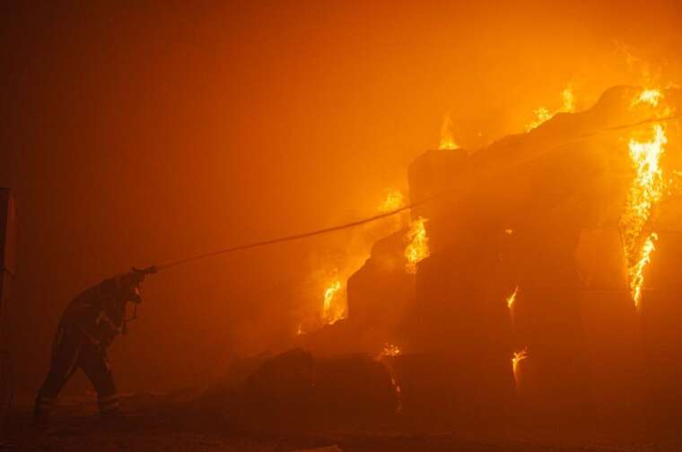 In the Russian Federation, after a UAV attack, a refinery in Novoshakhtinsk is on fire