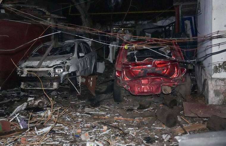 В Одесі тривають аварійні роботи після атаки "шахедів": частина районів без світла