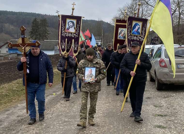 На Тернопольщине похоронили защитника, который погиб в Бахмутском районе