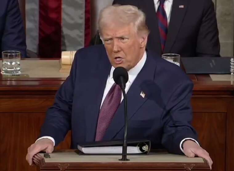 Трамп критикует расходы на социальное обеспечение и обещает прекратить владычество бюрократии