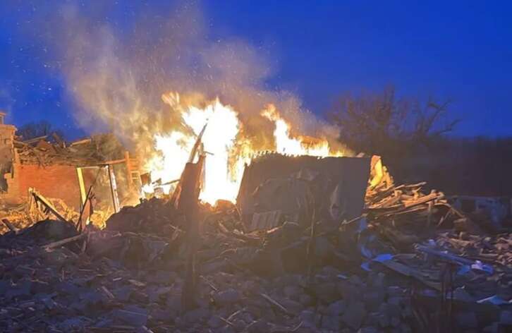 На Харківщині внаслідок ворожої атаки загинув чоловік, є постраждалі: завдали удару КАБом