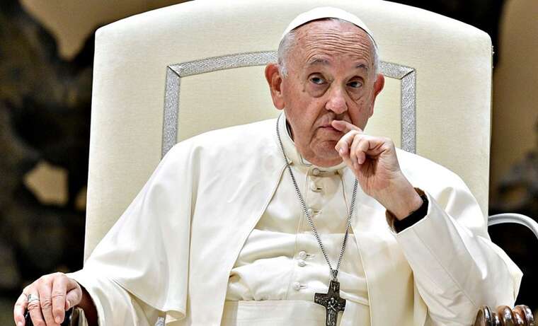 Папа Римський звернувся до вірян: уперше за три тижні госпіталізації