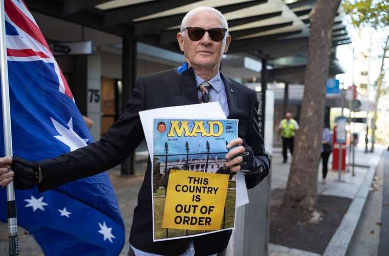 Протест у Сіднеї: сотні людей вийшли на підтримку України біля консульства США