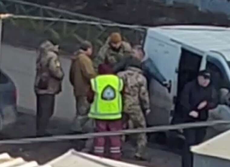 Невдала мобілізація в Харкові: чоловік втік від співробітників ТЦК