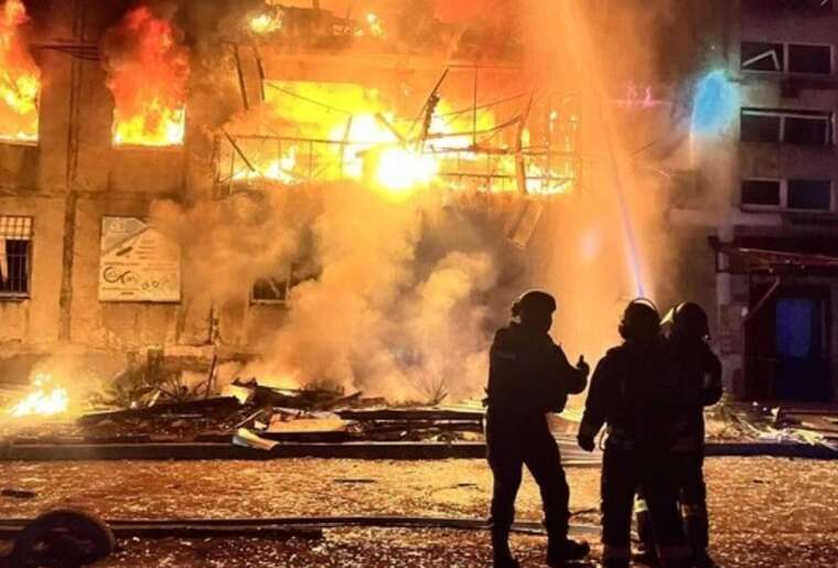 У Добропіллі двоє рятувальників, поспішаючи на допомогу, загинули під повторним ударом РФ