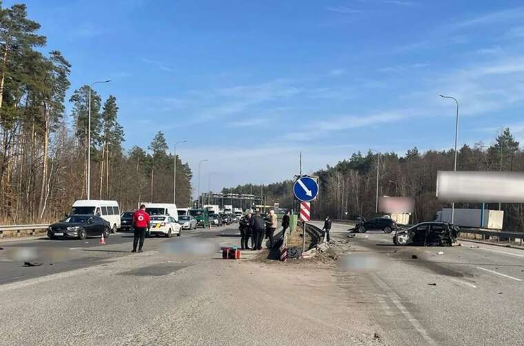 На Житомирщині сталася смертельна ДТП: загинуло троє людей, ще четверо постраждали