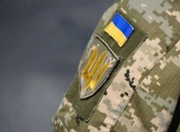 У Дніпрі співробітник ТЦК покатався на капоті автомобіля: у центрі прокоментували інцидент