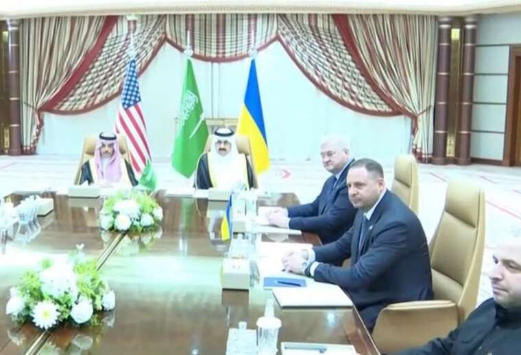 Опубліковано перше фото з переговорів України та США в Джидді