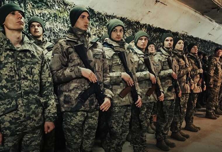 В ВСУ впервые показали принятие присяги бойцами по новым контрактам "18-24"