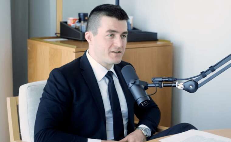 Лекс Фридман удалил твит, в котором осудил атаку дронов на Москву