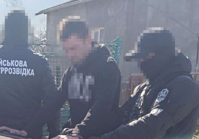 На Хмельниччині затримали агента РФ: шпигував за військовими аеродромами й готував теракти