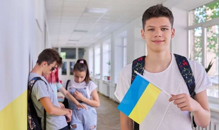 В Раде предложили обязать говорить на украинском на переменах в школах