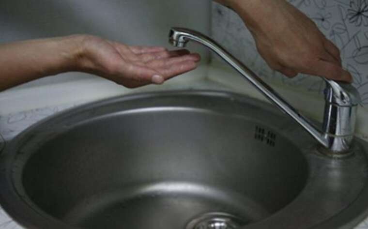 В окупованому Маріуполі знову проблеми з водою: жителі скаржаться на якість