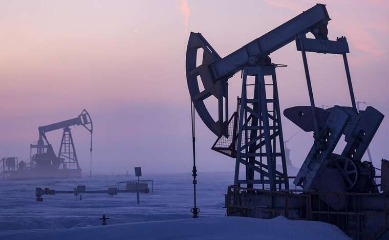 Китайські держкомпанії скорочують закупівлі нафти РФ через санкції