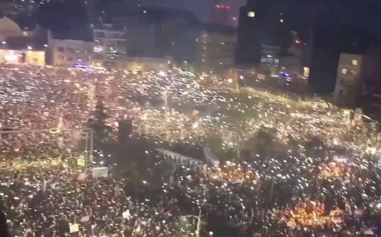 Протести у Сербії: вимагають відставки Вучича