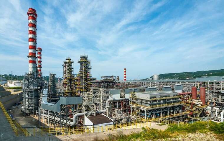 Який має вигляд НПЗ у Туапсе після атаки: у мережі з’явилися супутникові знімки