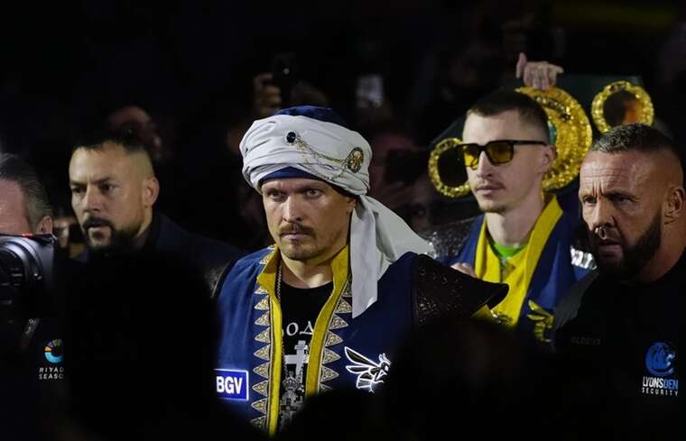 Проведе два бої: Усик розповів про плани щодо завершення кар’єри