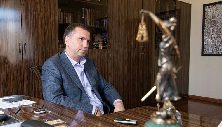 The HCJ has finally dismissed the scandalous head of the District Administrative Court, Vovk