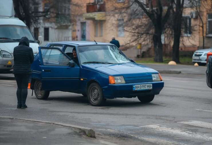 У Дніпрі водій збив вагітну жінку та двох дітей