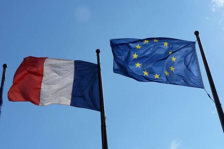 Bloomberg: Франція закликала ЄС підготувати сильну відповідь на потенційні мита від США