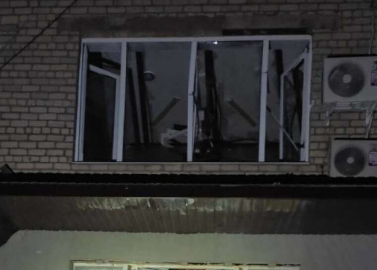 Російські війська обстріляли Нікополь: поранено чоловіка, пошкоджено лікарню та дитсадок