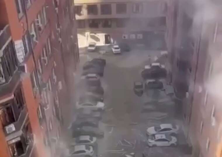 У російській Махачкалі пролунав потужний вибух у багатоповерхівці