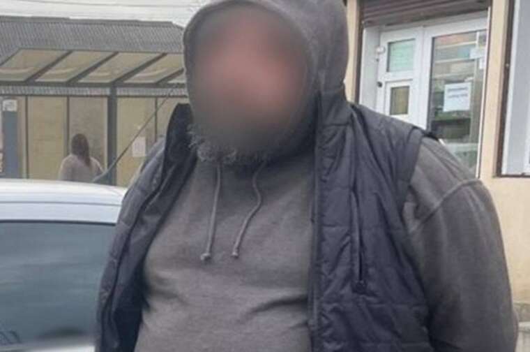 Житель Харкова за дві тисячі доларів обіцяв знайомому "вирішити питання" з військовим обліком