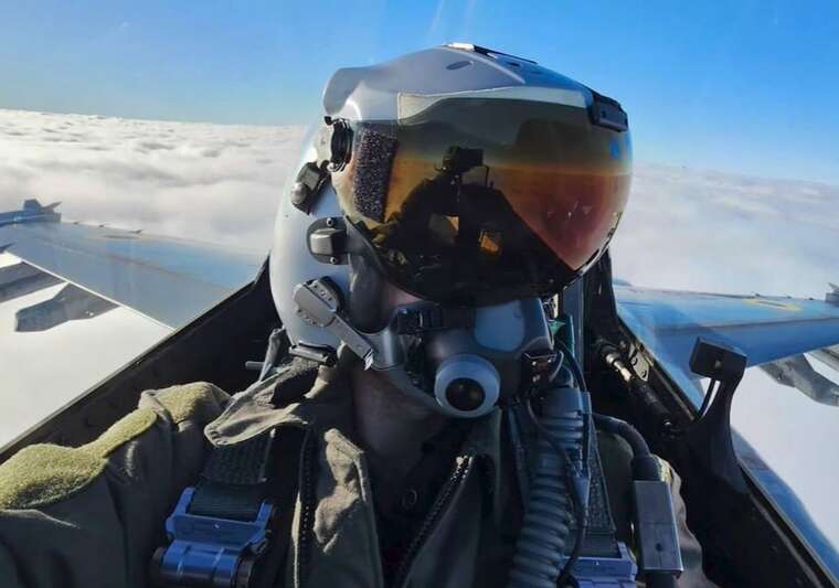 ЗСУ показали перше інтерв’ю з пілотом F-16 і кадри американських винищувачів в Україні